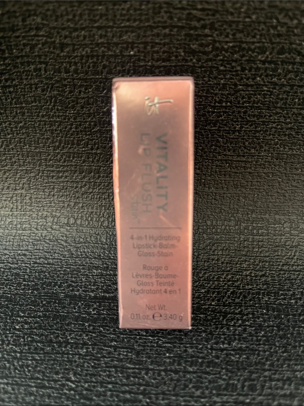 it cosmetics Vitality Lip Flush Hydrating Lipstick Balm — color JE NE SAIS QUAI